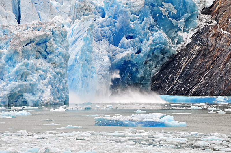 Glacier calving 2