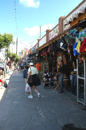 Mom_exiting_the_Bazaar_with_the_goods.jpg