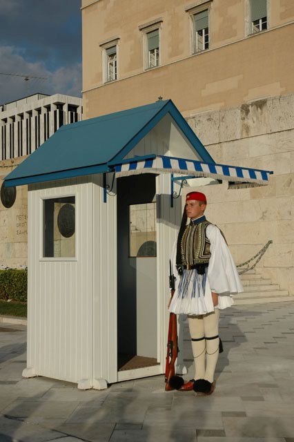 greek_parliament_guard.jpg