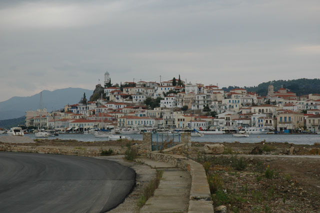 Looking_back_at_Poros_on_our_way_out_of_town.jpg