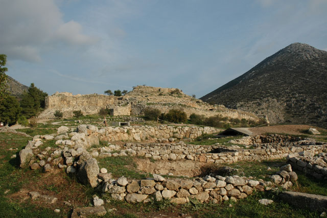 Looking_over_the_fence_at_the_ancient_site_of_Mycanae.jpg