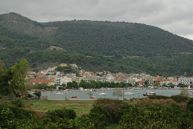 Looking_over_the_valley_at_Palea_Epidavros.jpg