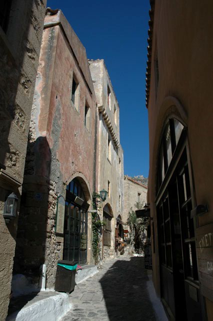 The_streets_of_Monemvasia_2_jpg.jpg