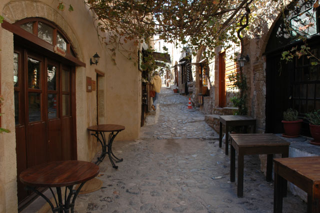 The_streets_of_Monemvasia_3_jpg.jpg