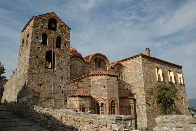 Ancient_Byzantine_site_in_town_of_Mystras.jpg