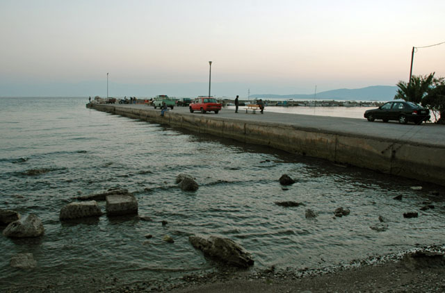 Local_fisherman_in_the_Corinthian_Gulf.jpg