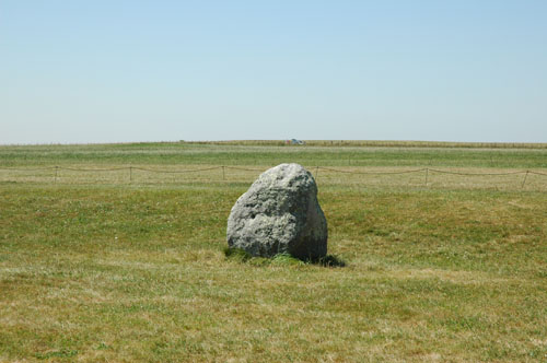 A_stray_stonehenge_rock.jpg