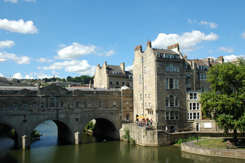 Bridge_in_Bath_Putney_I_think.jpg