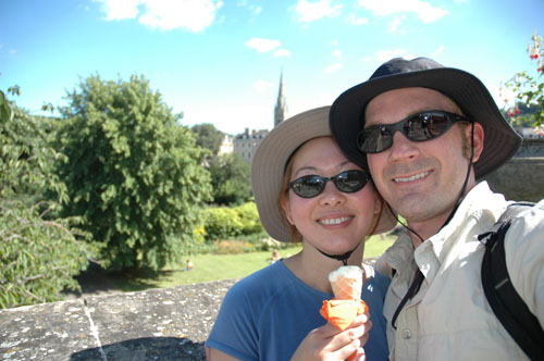 Eating_mocha_and_white_chocolate_ice_cream_in_Bath.jpg