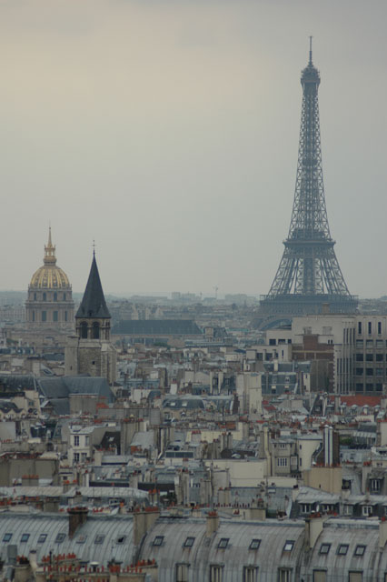 View_of_Eifel_Tower.jpg