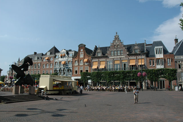 Sqaure_in_Haarlem.jpg