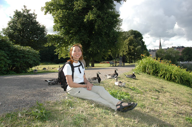 Charlotte_hanging_with_the_birds.jpg