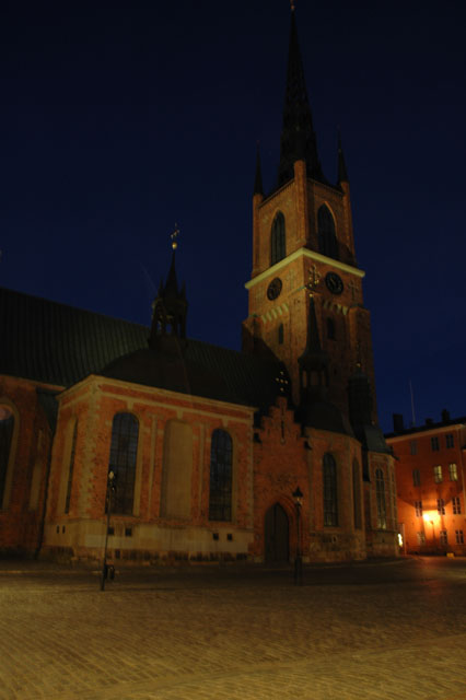 Church_at_night.jpg