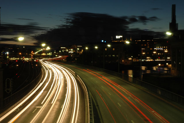 Stockholm_highway_at_night_001.jpg