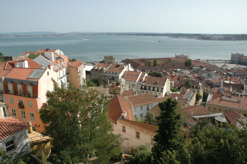 Overlook_from_Castelo_Sao_Jorge.jpg