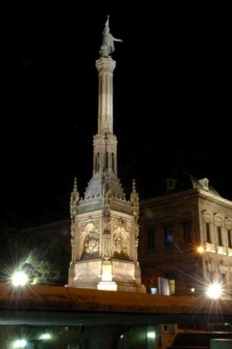 Another_monument_at_night.jpg