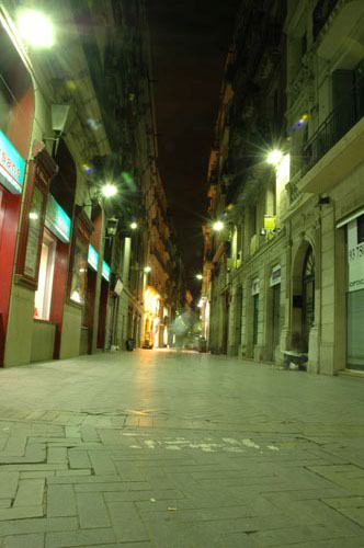 Sidestreet_at_night.jpg