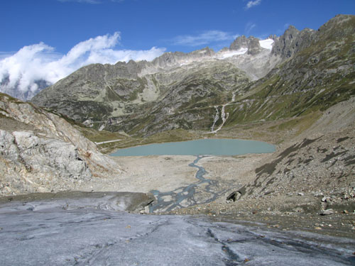 Looking_back_down_the_glacier.jpg