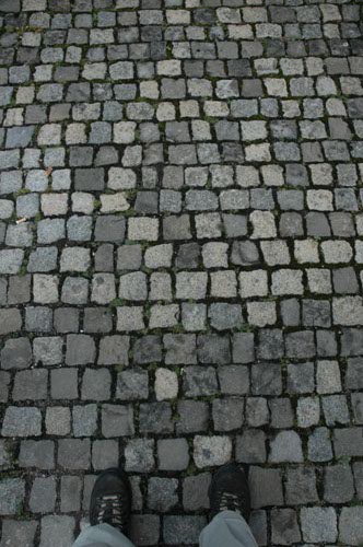 Cobblestones_and_feet.jpg