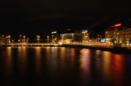 Night_shot_on_the_river.jpg