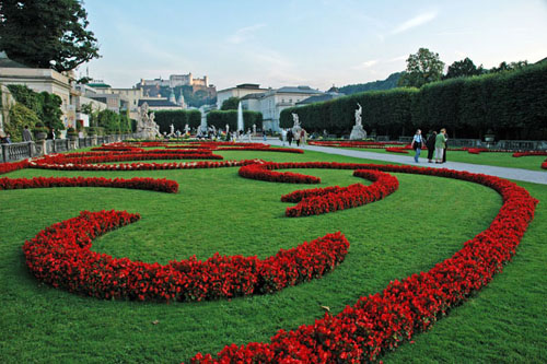 Mirabell_gardens_5.jpg