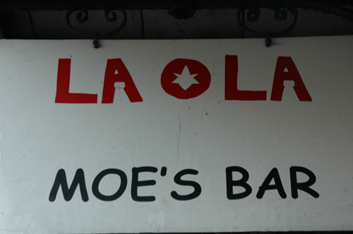 Moes_bar.jpg