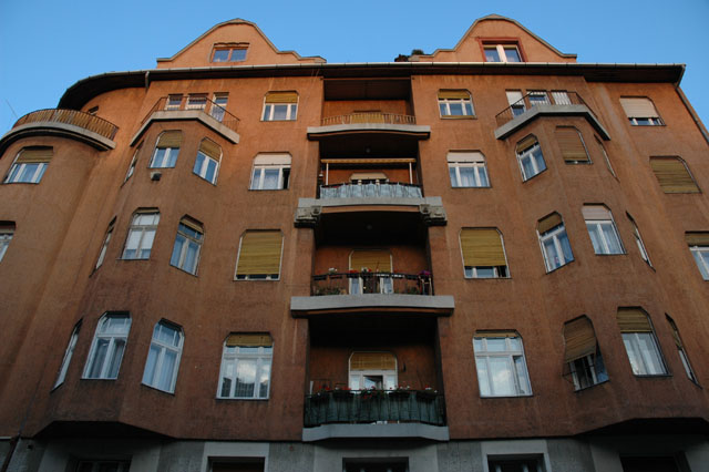 Budapest_flats.jpg