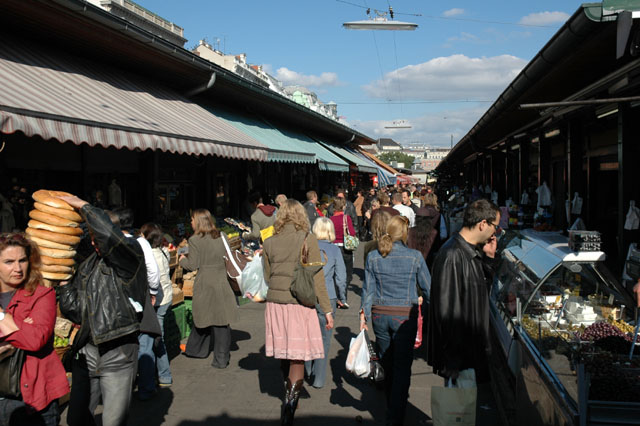 Nasch_Markt_in_Vienna.jpg