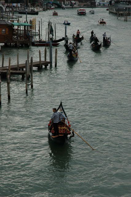 Boats_on_the_water.jpg