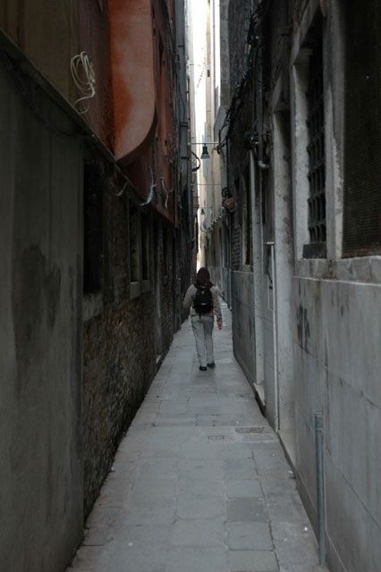 Charlotte_walking_the_streets_of_Venice.jpg