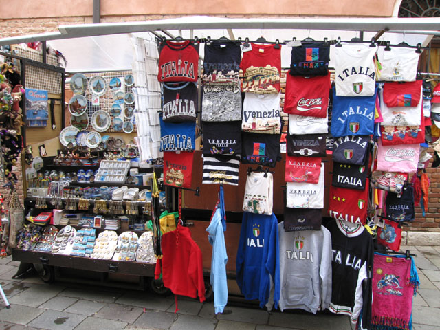 Street_souvenirs.jpg