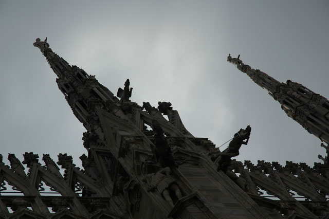 Closeup_of_gothic_gargoyles.jpg