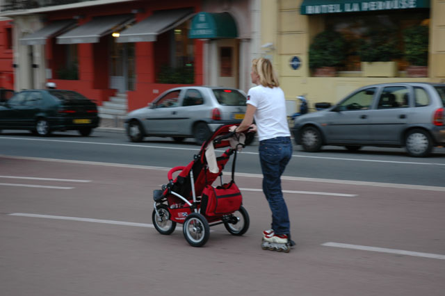 Rollerblading_mama.jpg