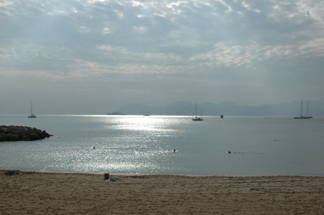 Cannes_beach_7.jpg