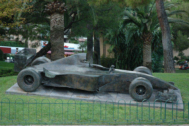 Another_racecar_monument.jpg