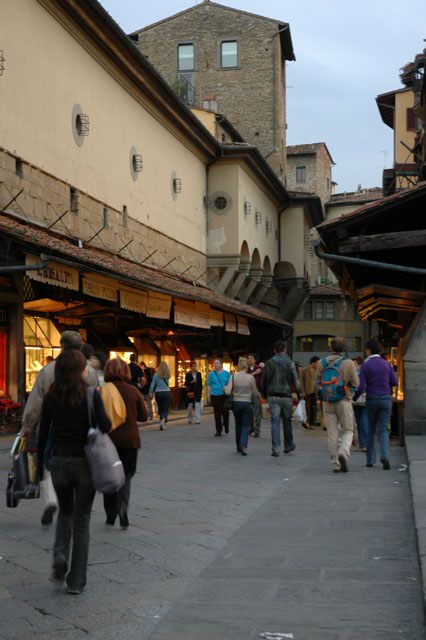 Shoppers_on_the_bridge.jpg