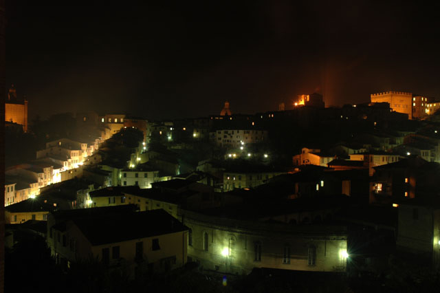 Sienna_by_night.jpg