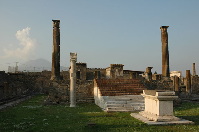 The_ruins_and_Mt_Vesuvius.jpg