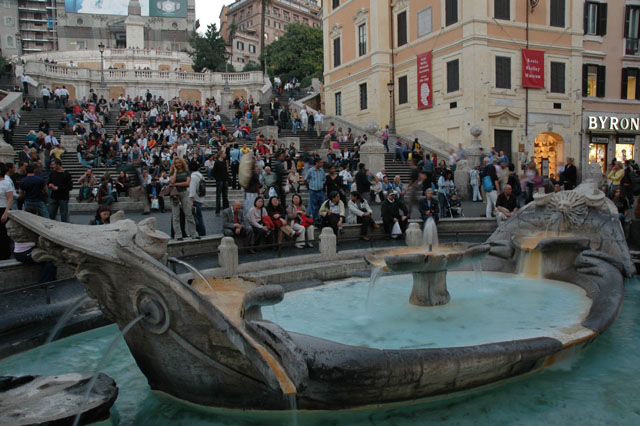 La_Fontana_della_Barcaccia_with_the_Spanish_Steps.jpg