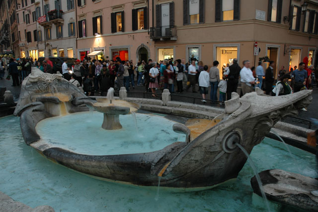 Lla_Fontana_della_Barcaccia.jpg