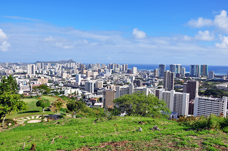 View of Honolulu from Punchbowl Crater.jpg