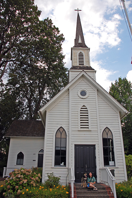 Charlotte and Mulder go to church.jpg