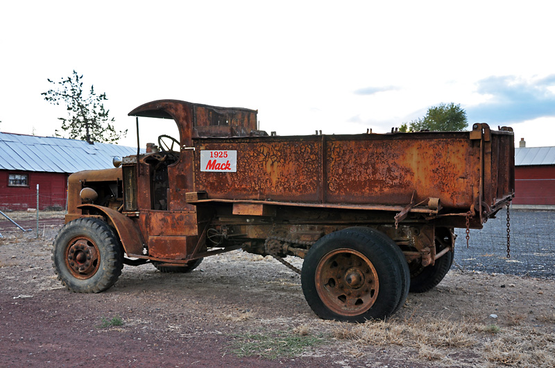 An old truck.jpg