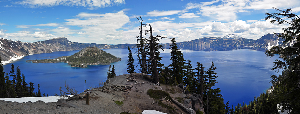 Crater Lake Panarama Close to the lodge.jpg