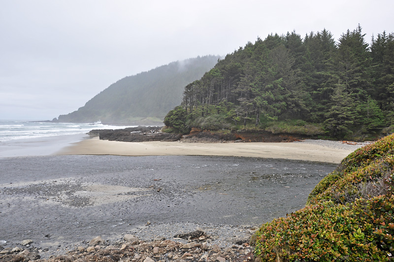 A beach near Yachats.jpg