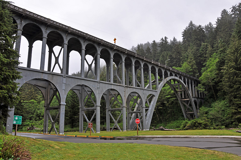 The bridge going into Devils Elbow State Park.jpg