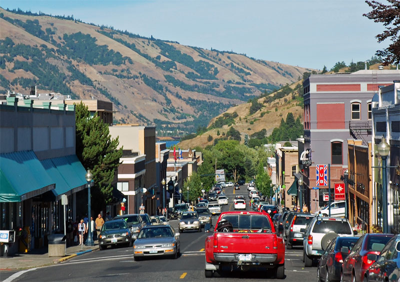 Cruising Hood River.jpg