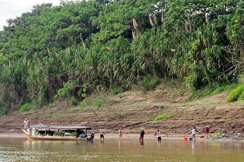 Loading up the bananna boat.jpg