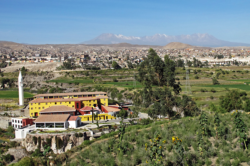 Cool house with Pichu Pichu mountain in the background