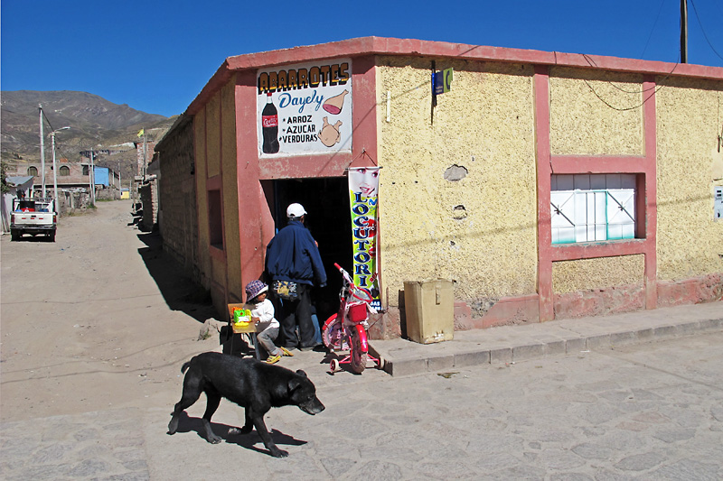 The mayor of Chivay passes by